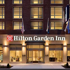 Hilton Garden Times Square South Отель