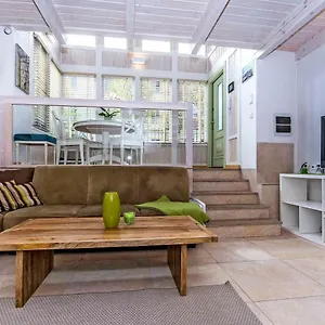 Carlo Rentyear Apartament