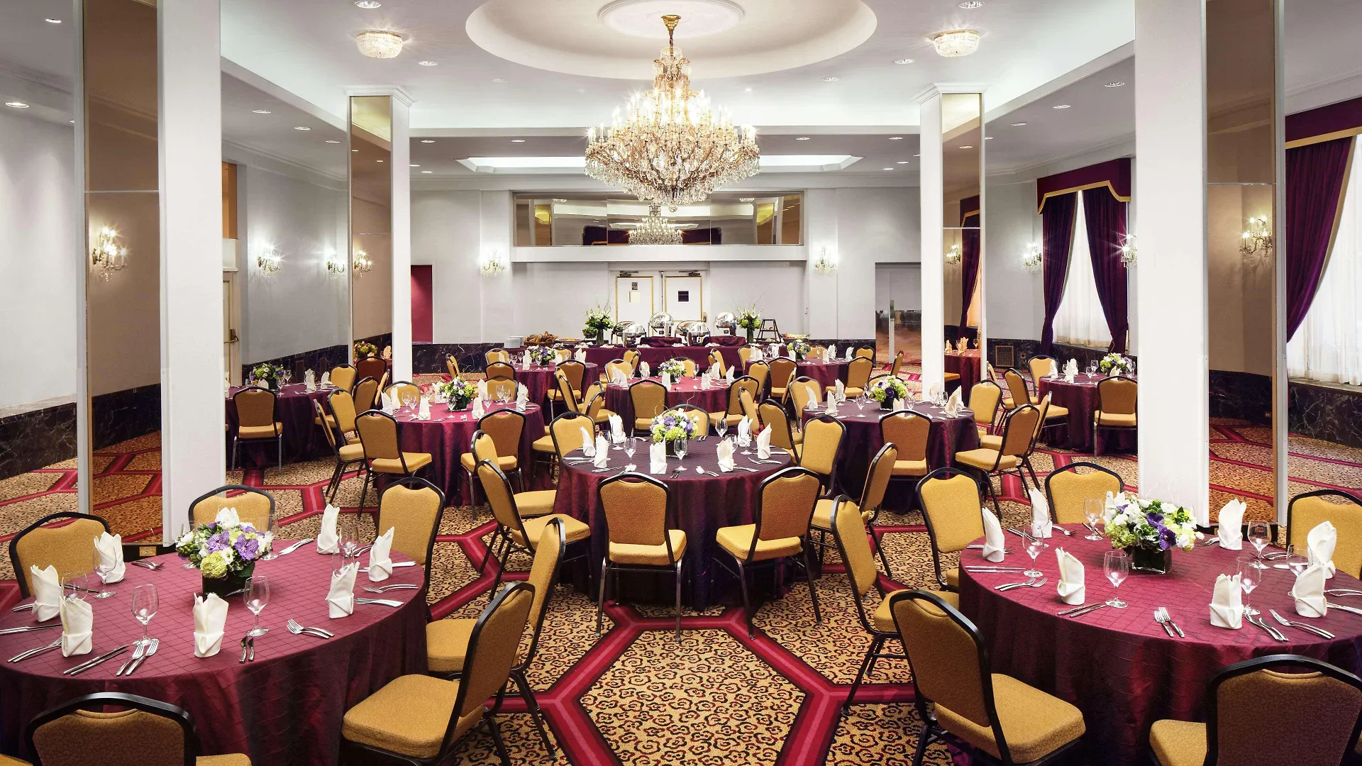 The New Yorker Hotel 4*,