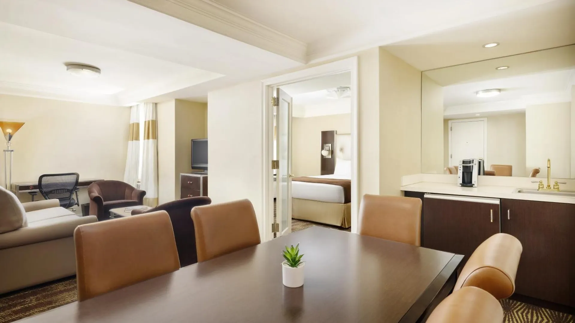 The New Yorker Hotel ארצות הברית