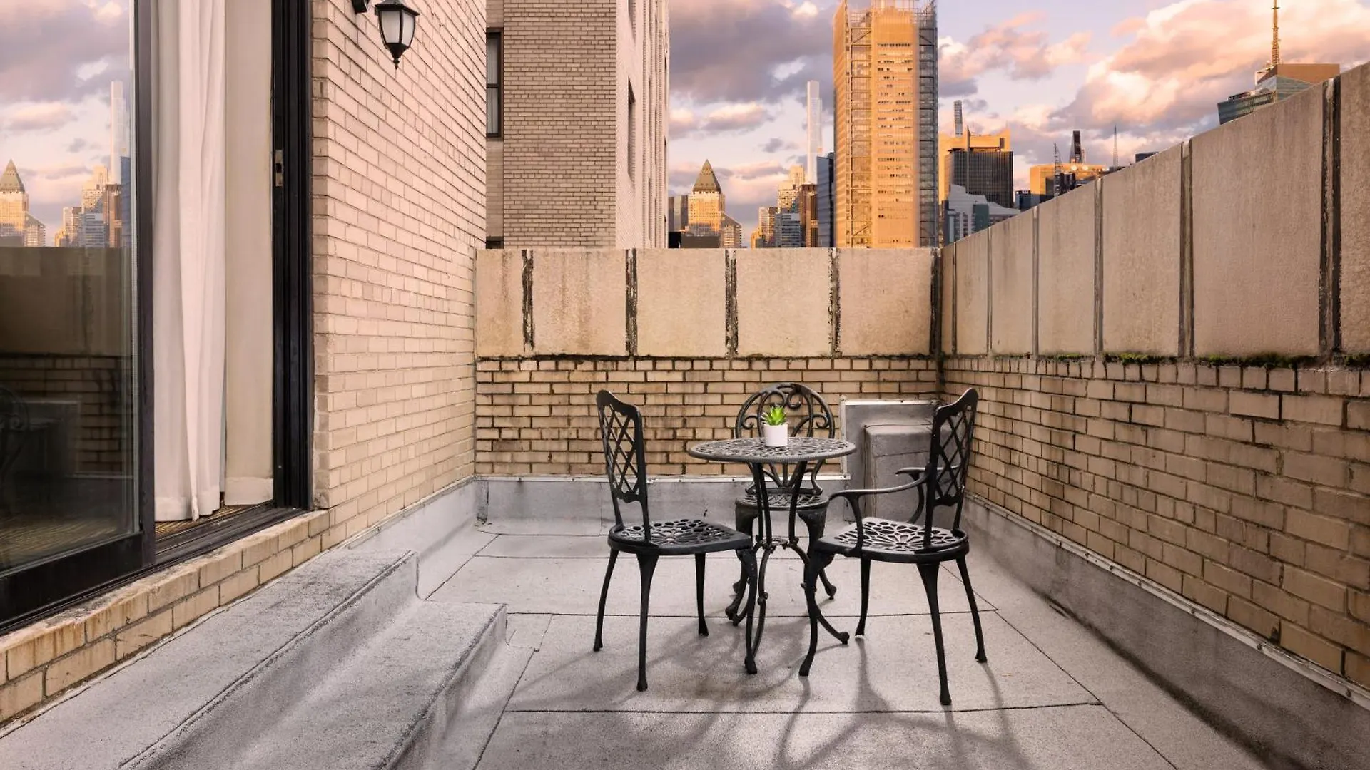 The New Yorker Hotel