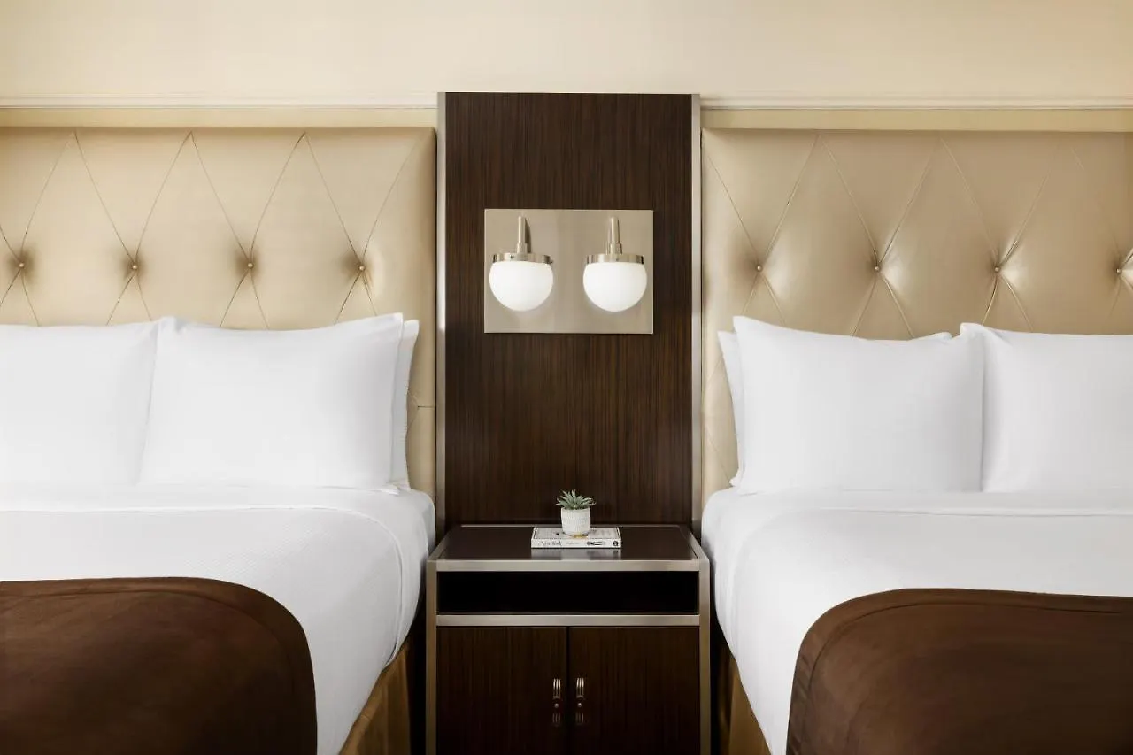 The New Yorker Hotel 4*,